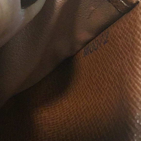 GUC VINTAGE LOUIS VUITTON MONOGRAM BIFOLD WALLET - Picture 8 of 13